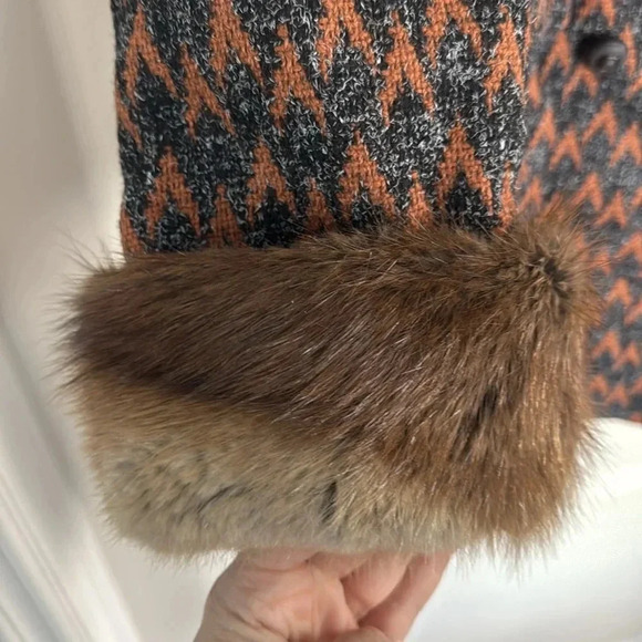 Vintage jacket - pristine condition- one of a kind - Picture 3 of 9